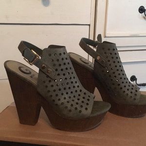 Adorable Army Green Guess Heels
